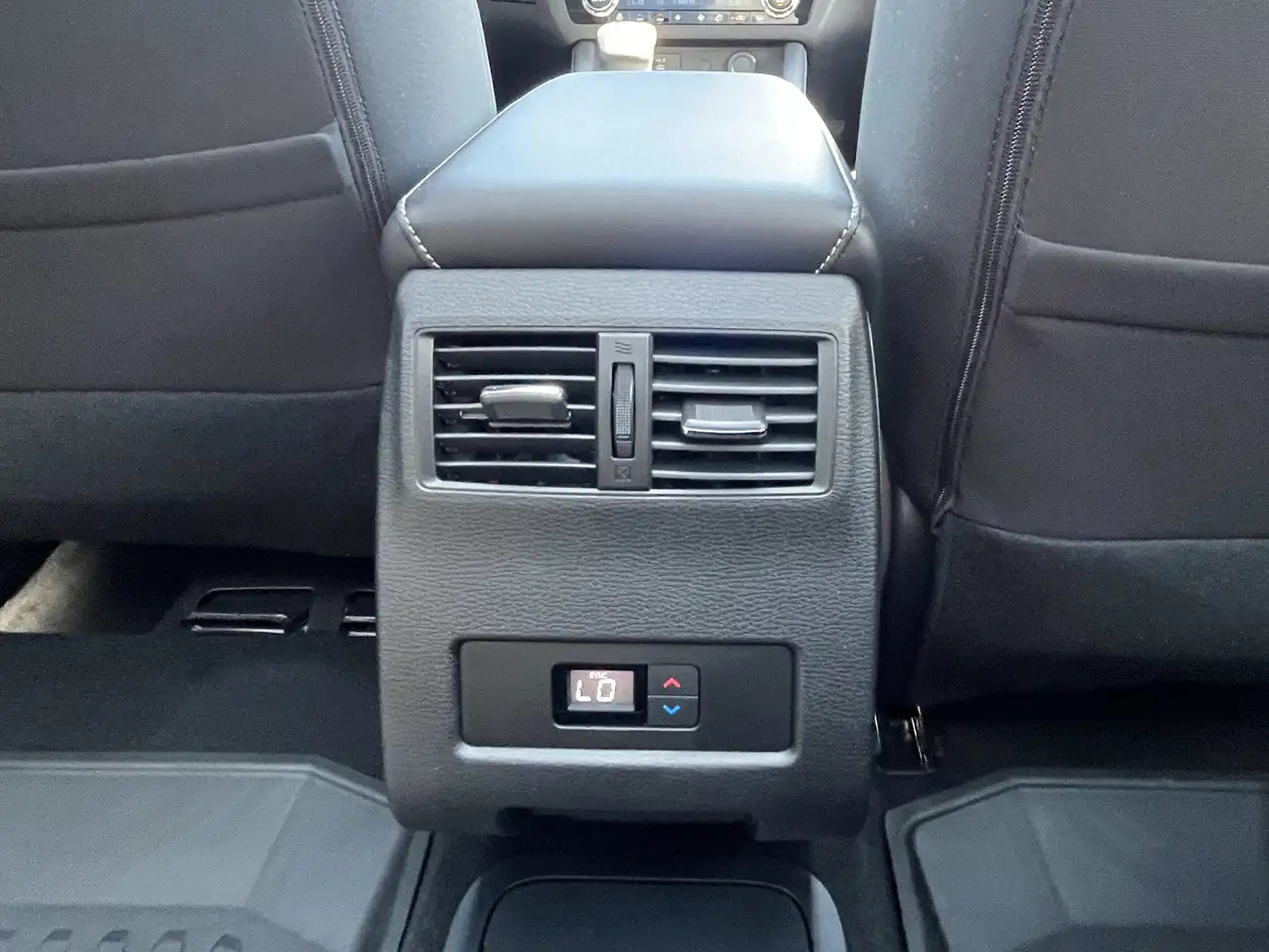 Mitsubishi Outlander снимка Mitsubishi Outlander