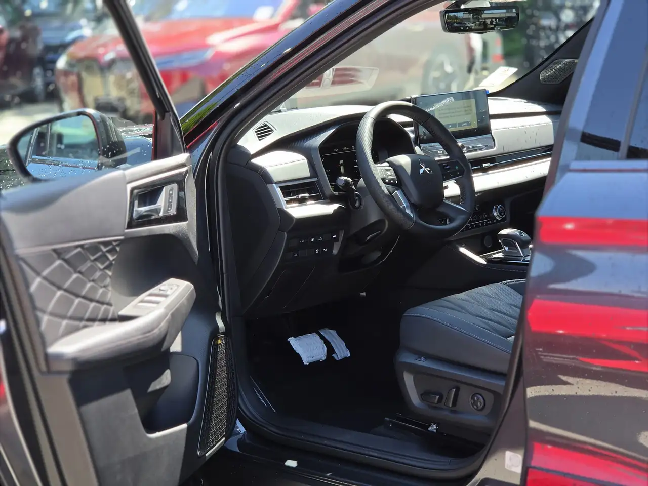 Mitsubishi Outlander photo Mitsubishi Outlander