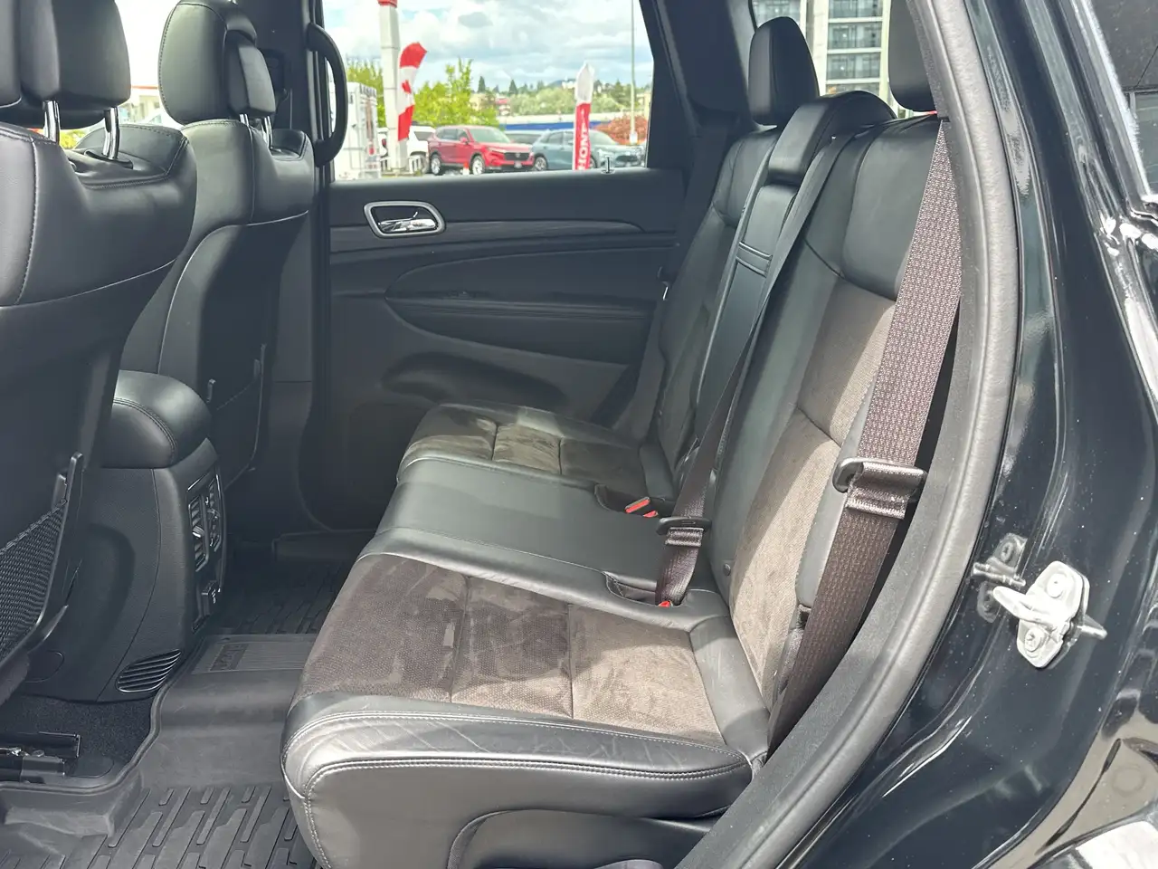 Jeep Grand Cherokee снимка Jeep Grand Cherokee