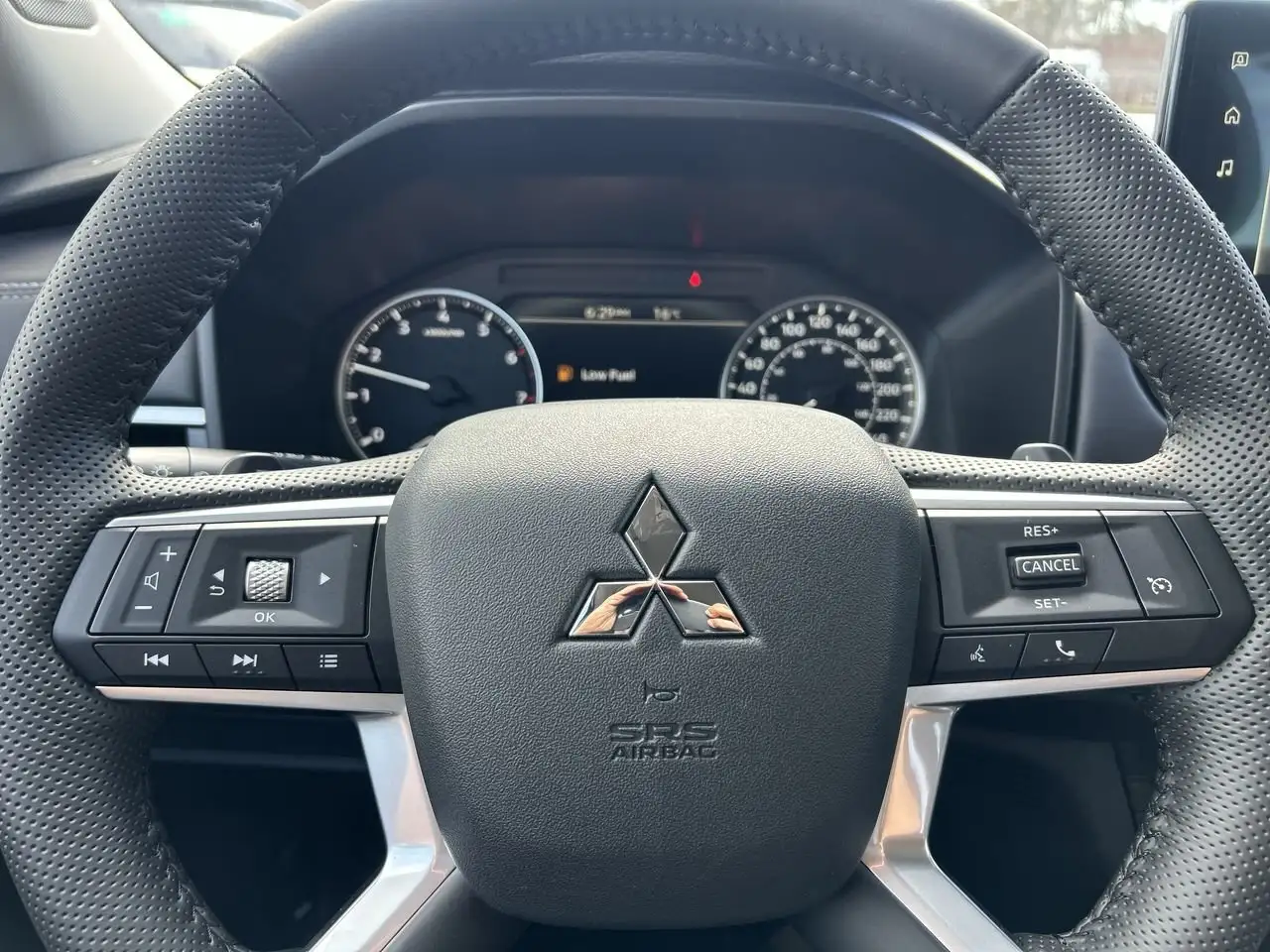 Mitsubishi Outlander снимка Mitsubishi Outlander