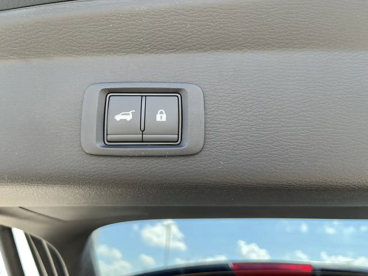 Mitsubishi Outlander снимка Mitsubishi Outlander