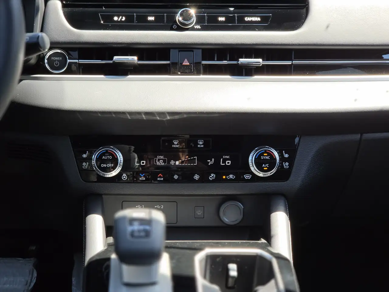 Mitsubishi Outlander photo Mitsubishi Outlander