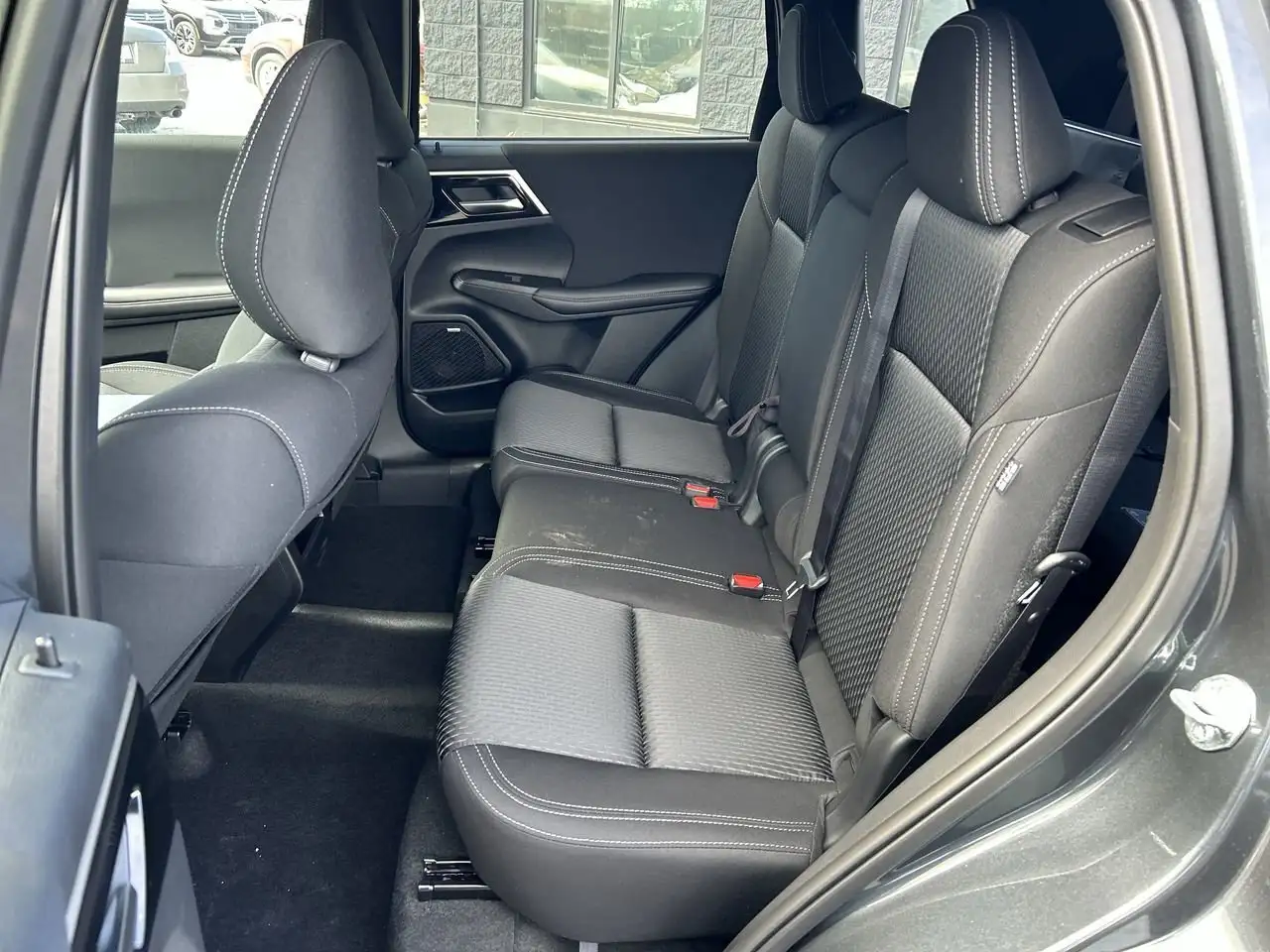 Mitsubishi Outlander снимка Mitsubishi Outlander