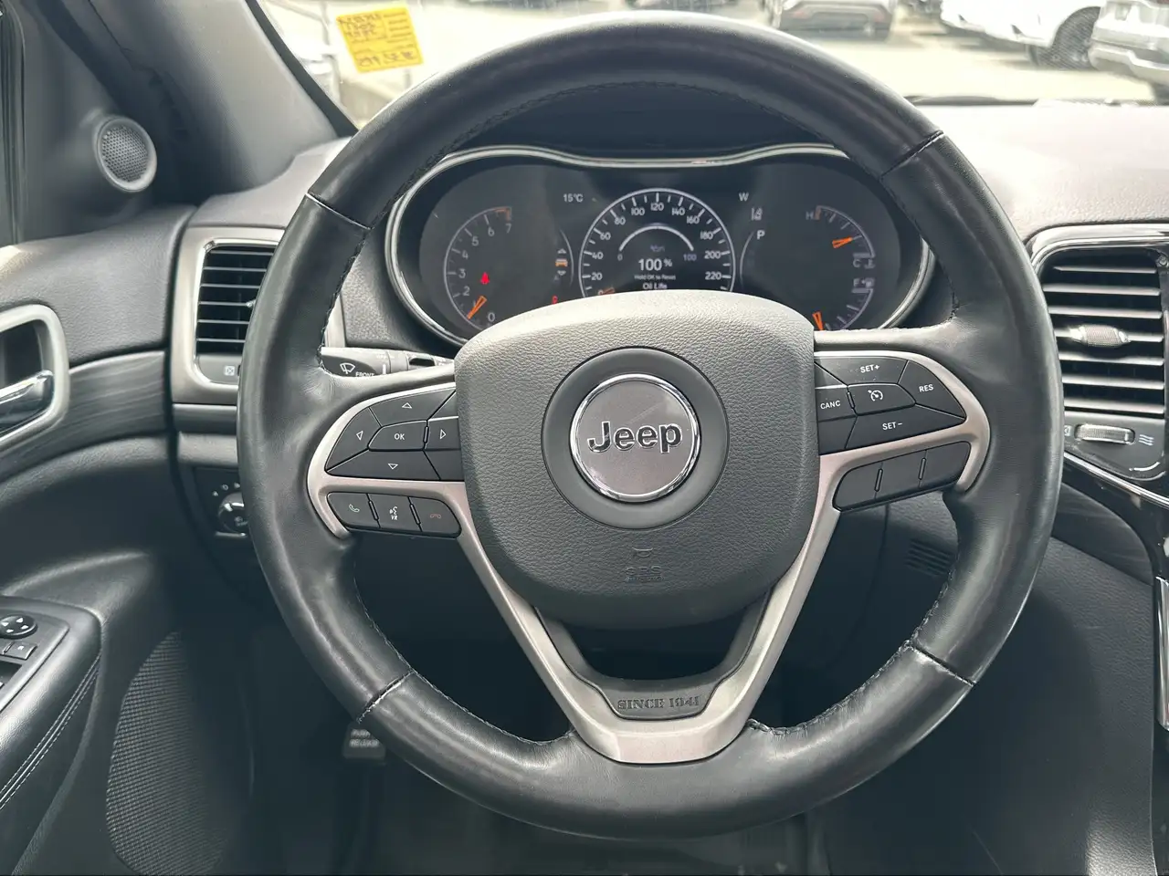 Jeep Grand Cherokee снимка Jeep Grand Cherokee