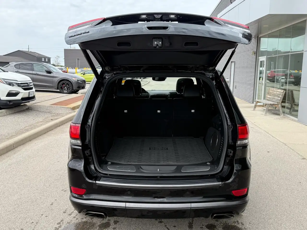 Jeep Grand Cherokee снимка Jeep Grand Cherokee