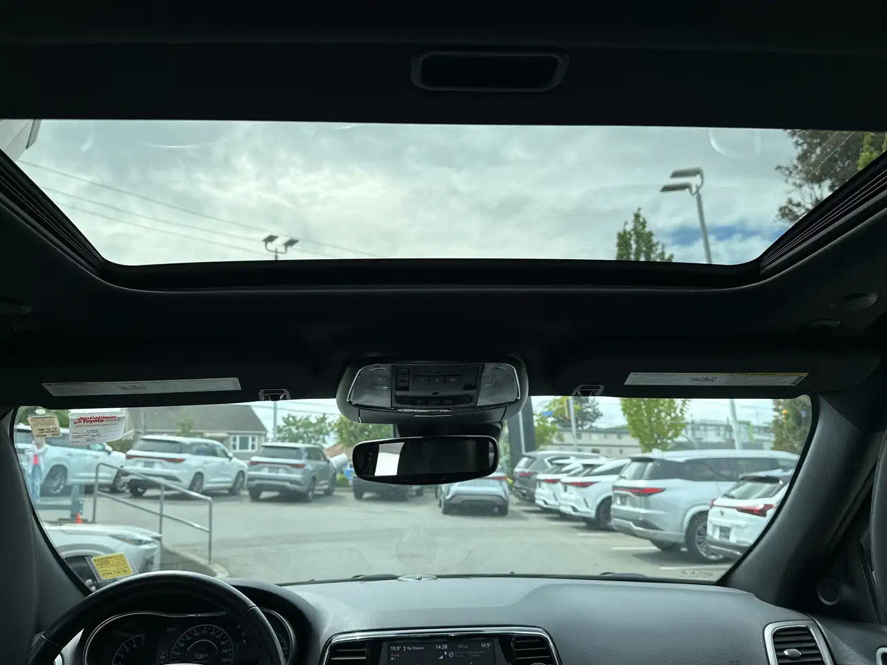 Jeep Grand Cherokee снимка Jeep Grand Cherokee