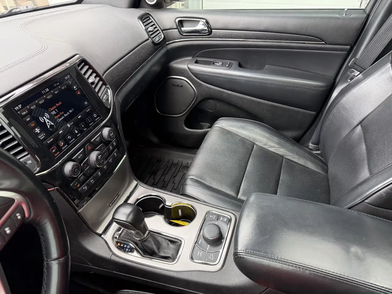 Jeep Grand Cherokee снимка Jeep Grand Cherokee