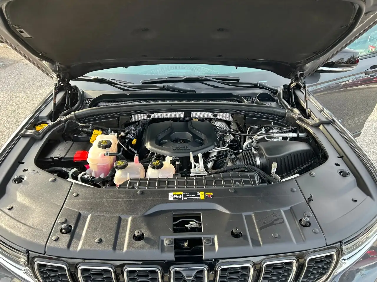 Jeep Grand Cherokee снимка Jeep Grand Cherokee