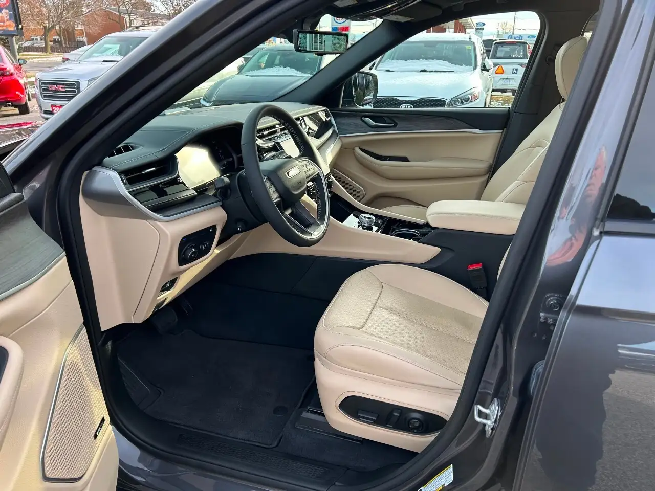Jeep Grand Cherokee снимка Jeep Grand Cherokee