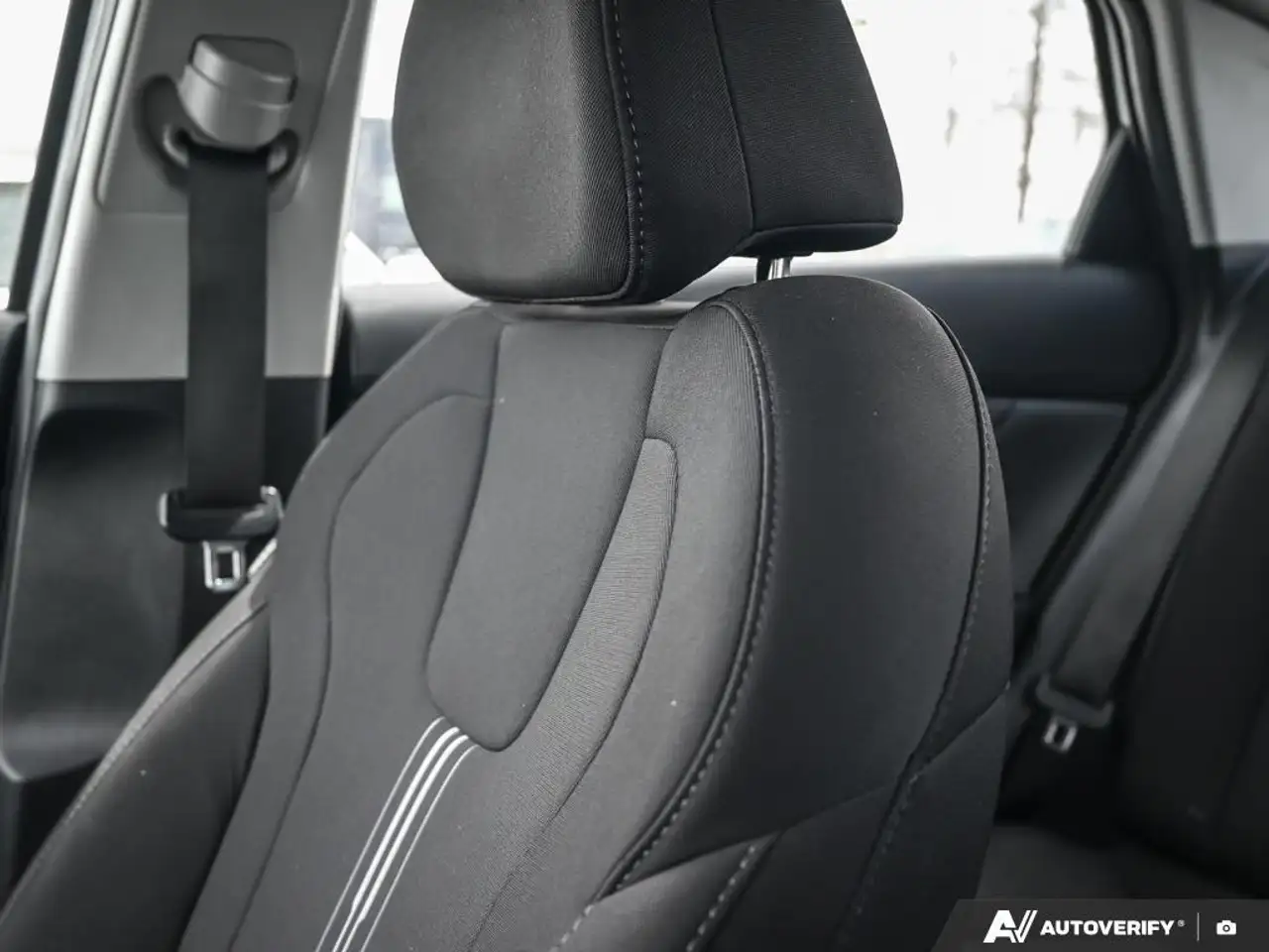 Hyundai ELANTRA photo Hyundai ELANTRA