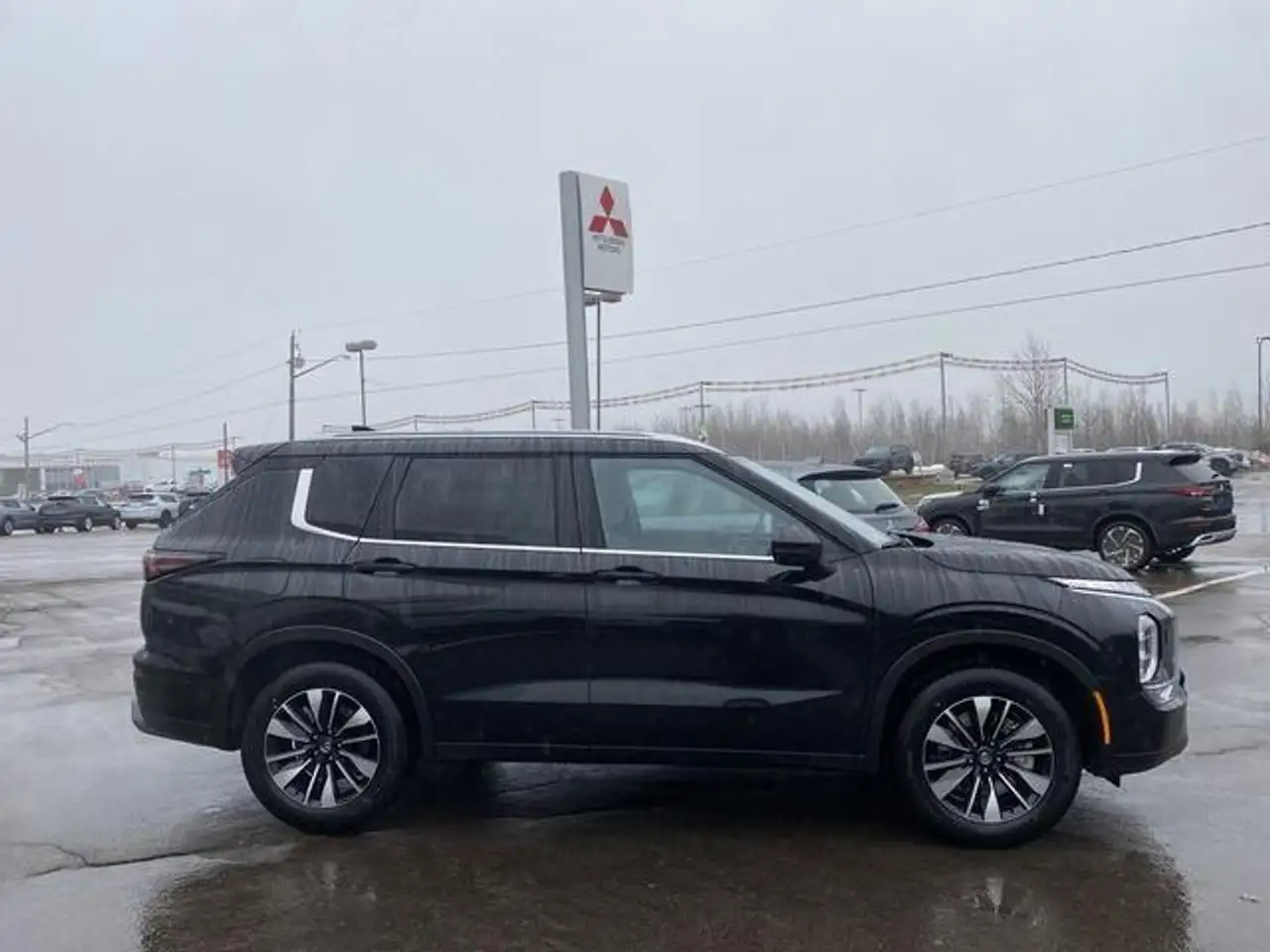 Mitsubishi Outlander снимка Mitsubishi Outlander