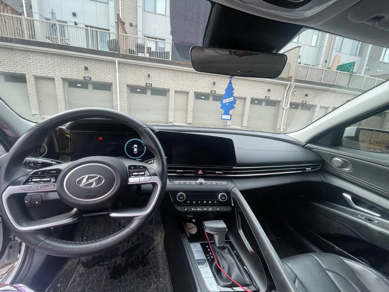 Hyundai ELANTRA снимка Hyundai ELANTRA