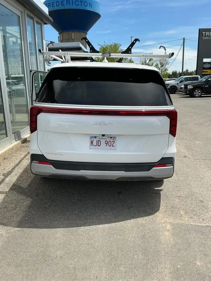 Kia Carnival photo Kia Carnival