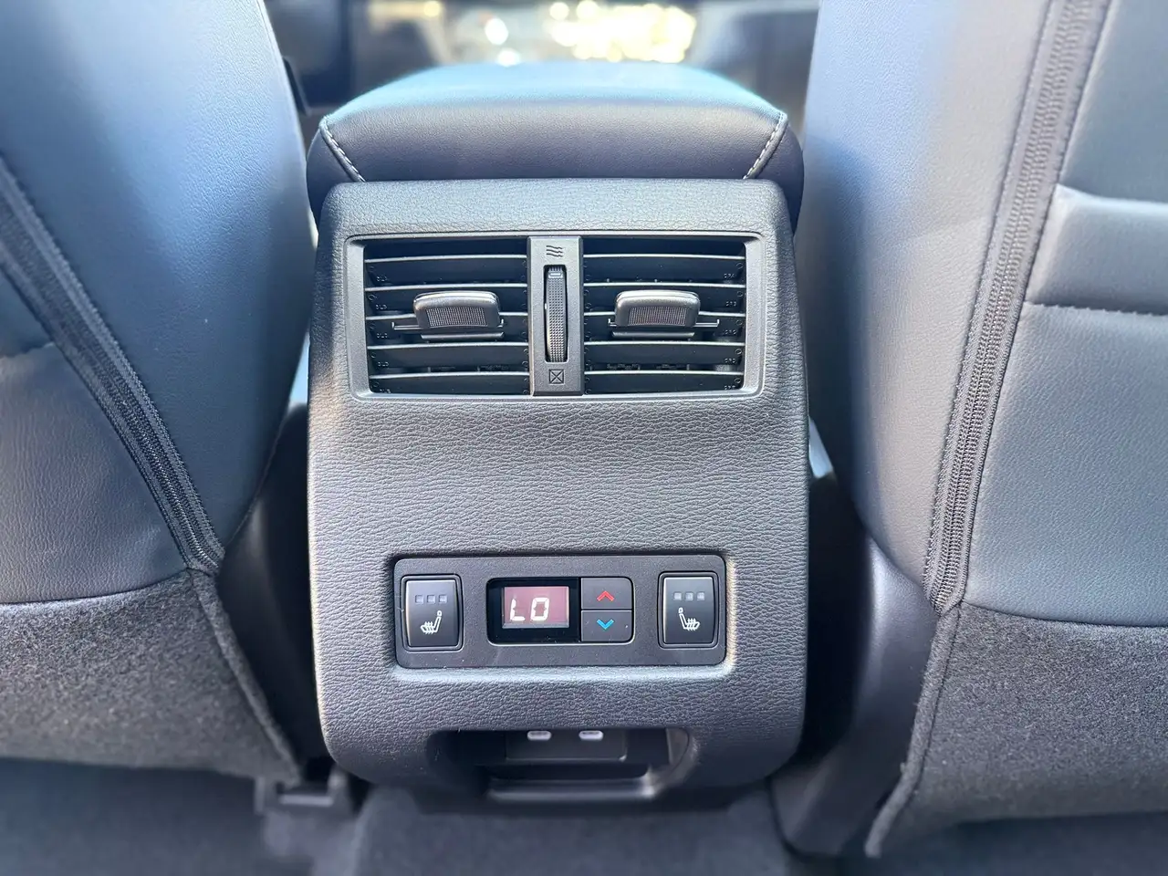 Mitsubishi Outlander photo Mitsubishi Outlander