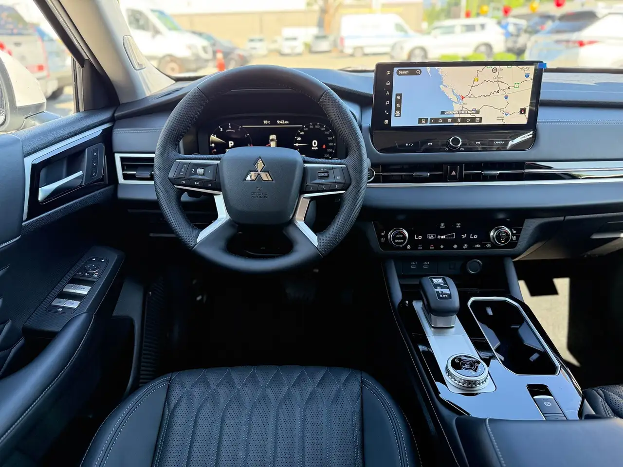 Mitsubishi Outlander photo Mitsubishi Outlander