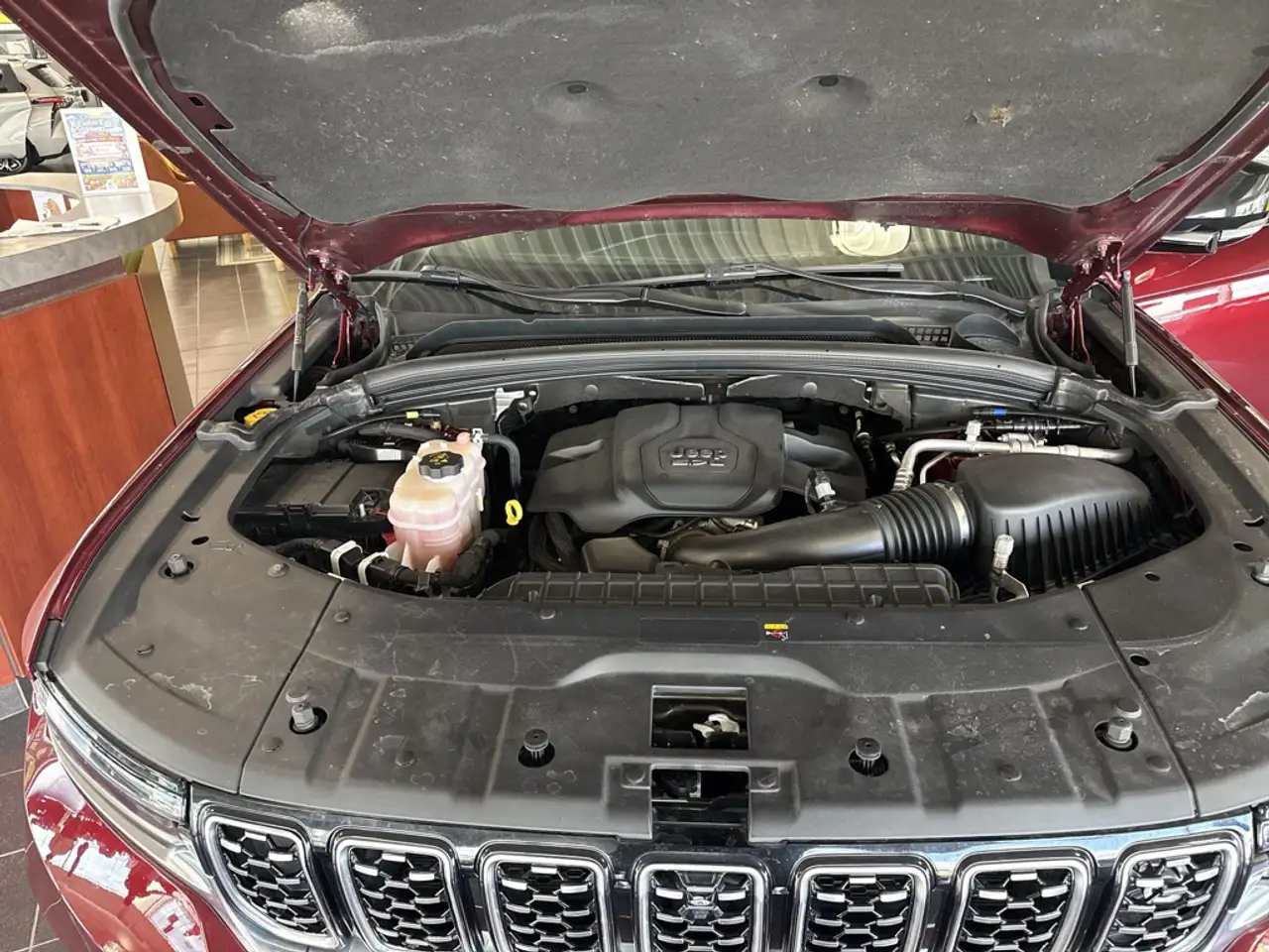 Jeep Grand Cherokee снимка Jeep Grand Cherokee