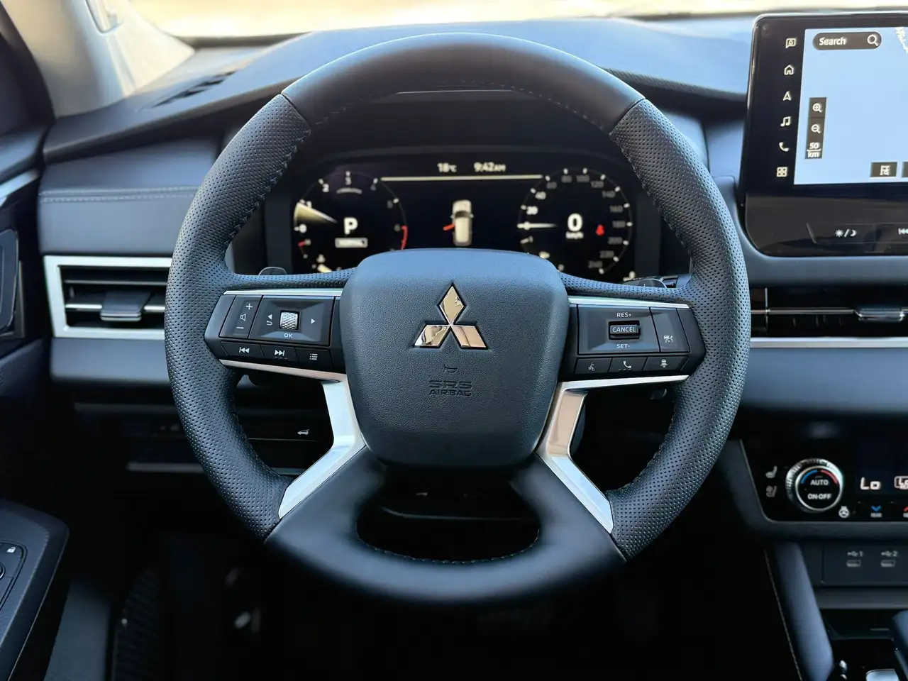 Mitsubishi Outlander photo Mitsubishi Outlander