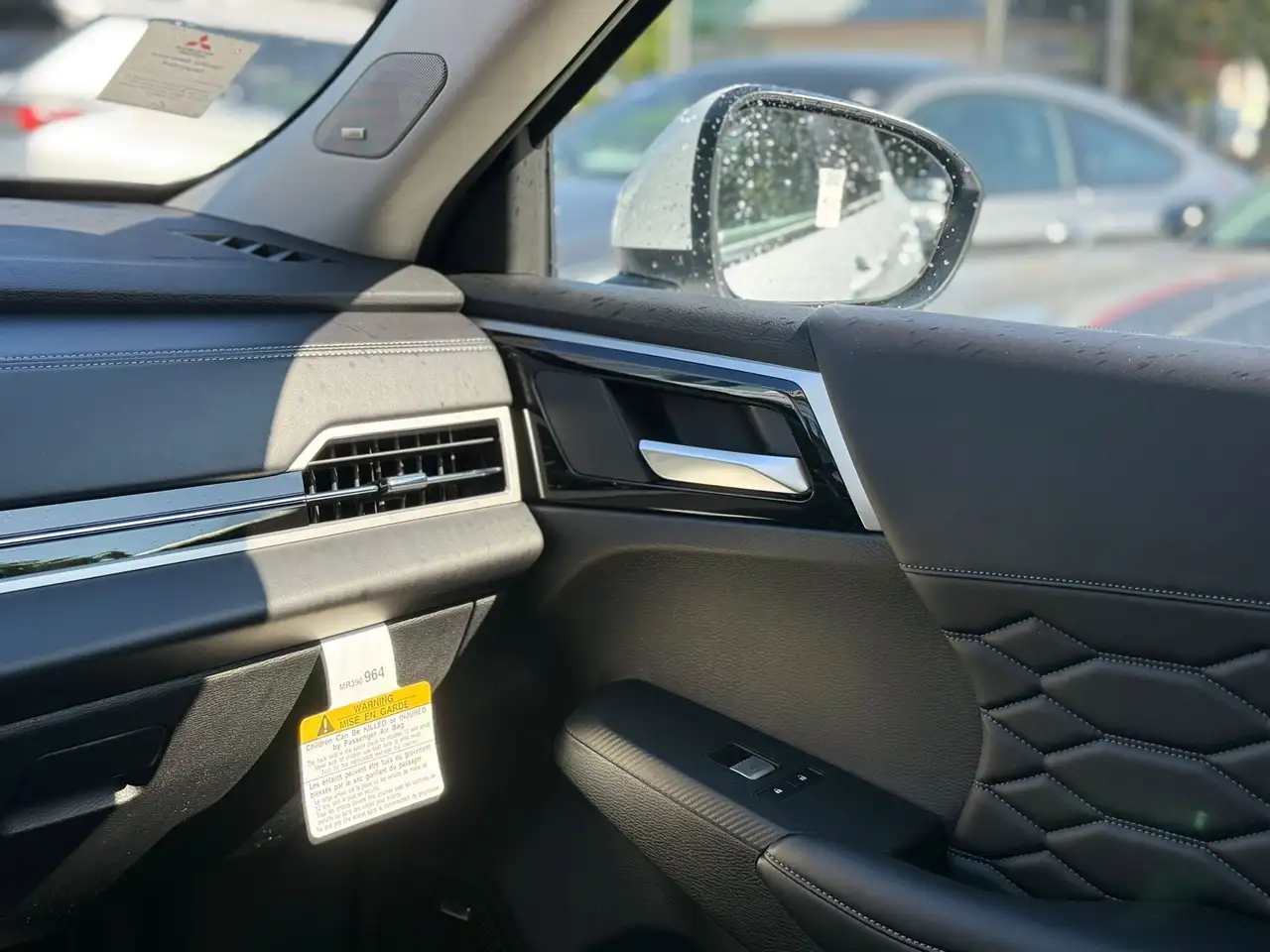 Mitsubishi Outlander photo Mitsubishi Outlander