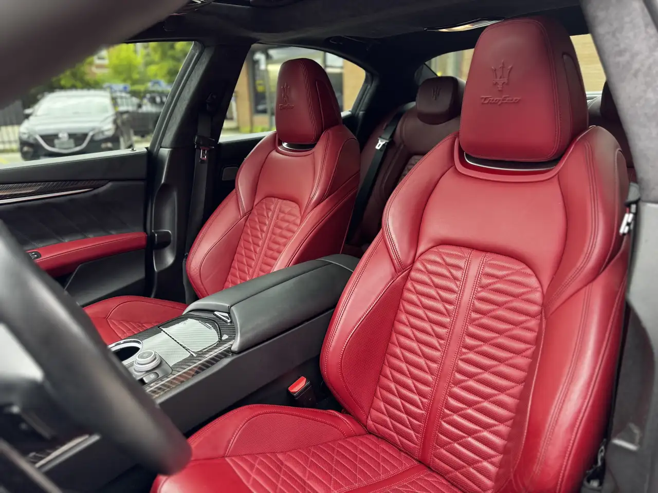 Maserati Ghibli снимка Maserati Ghibli