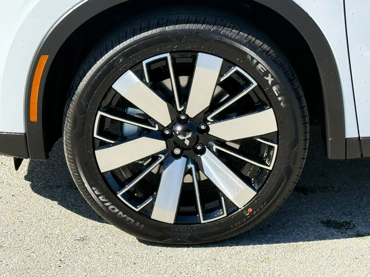Mitsubishi Outlander photo Mitsubishi Outlander