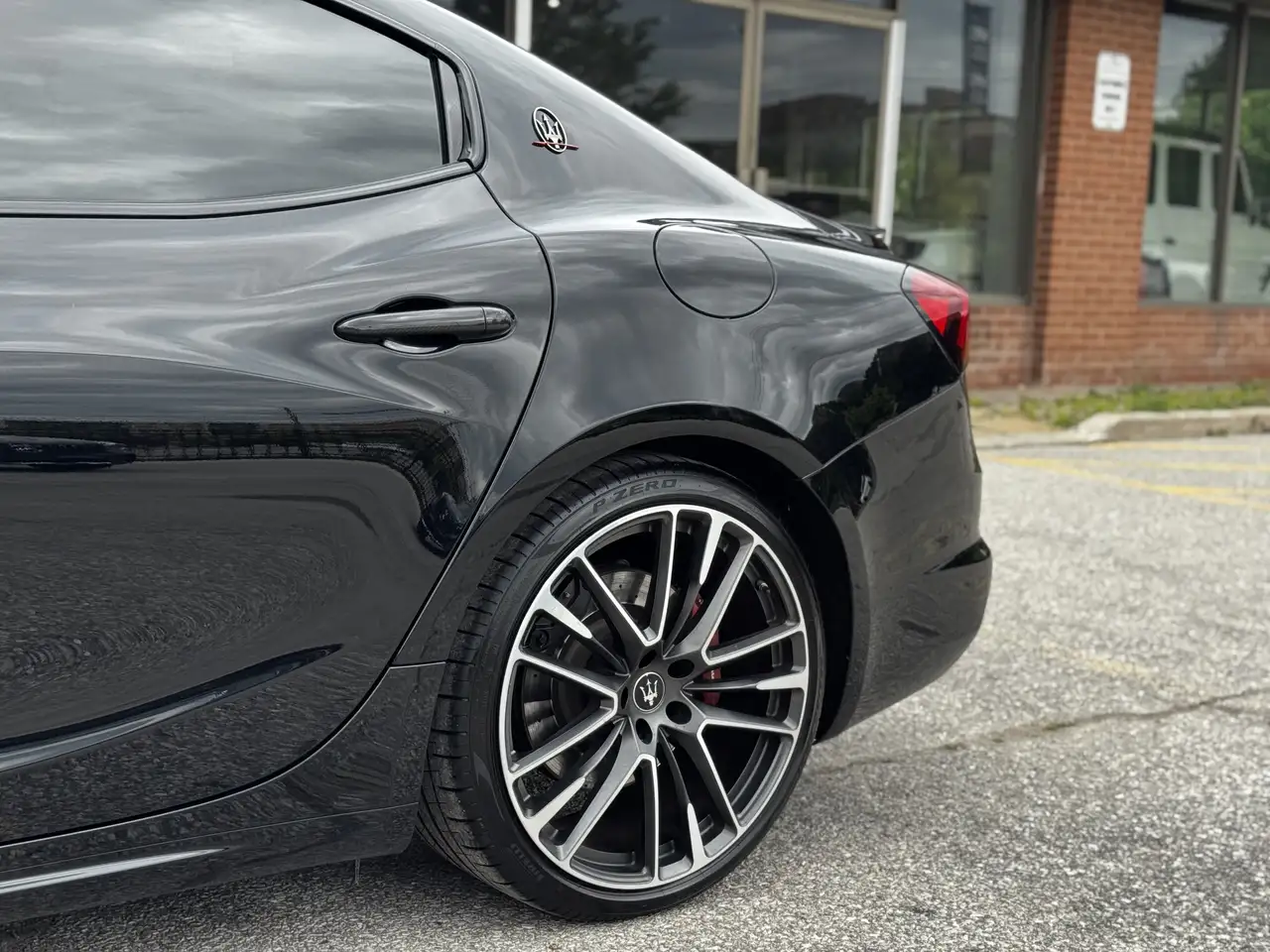 Maserati Ghibli снимка Maserati Ghibli