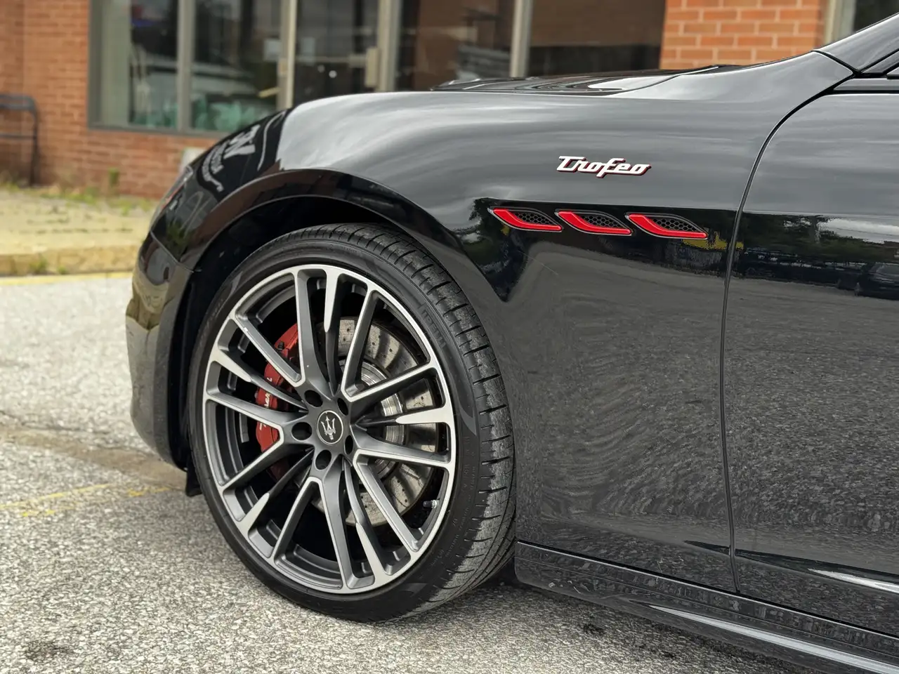 Maserati Ghibli снимка Maserati Ghibli