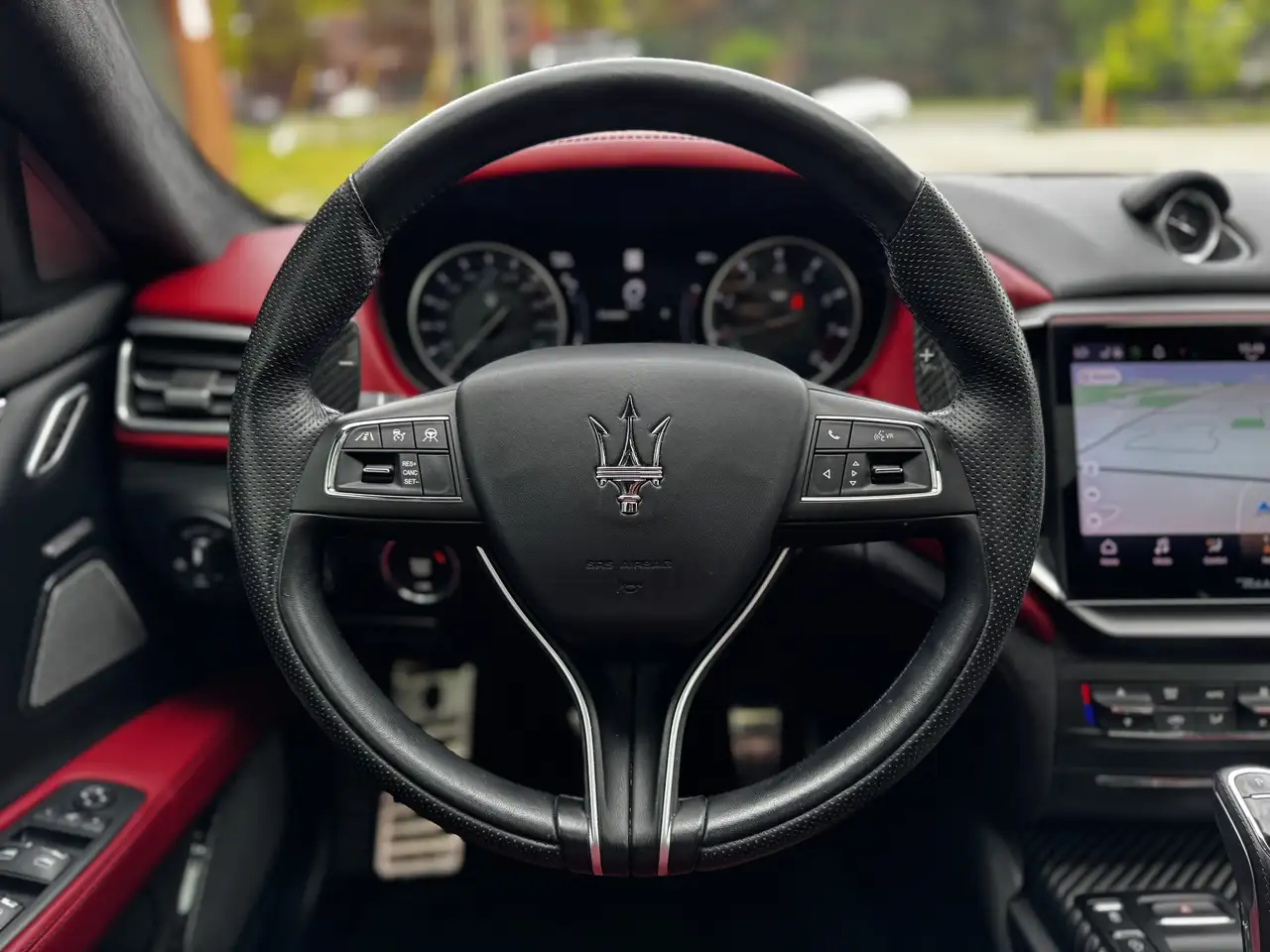 Maserati Ghibli снимка Maserati Ghibli