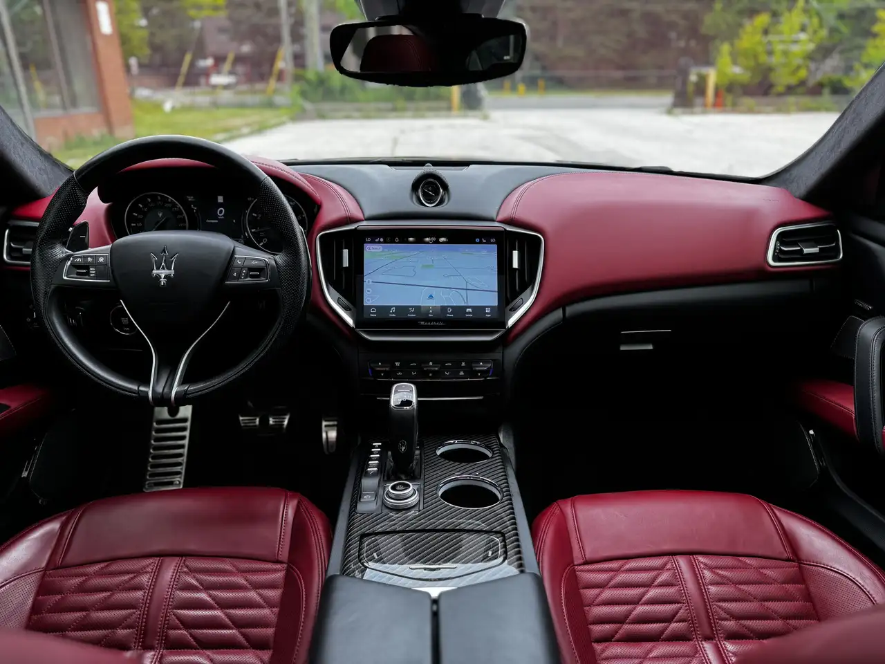 Maserati Ghibli снимка Maserati Ghibli