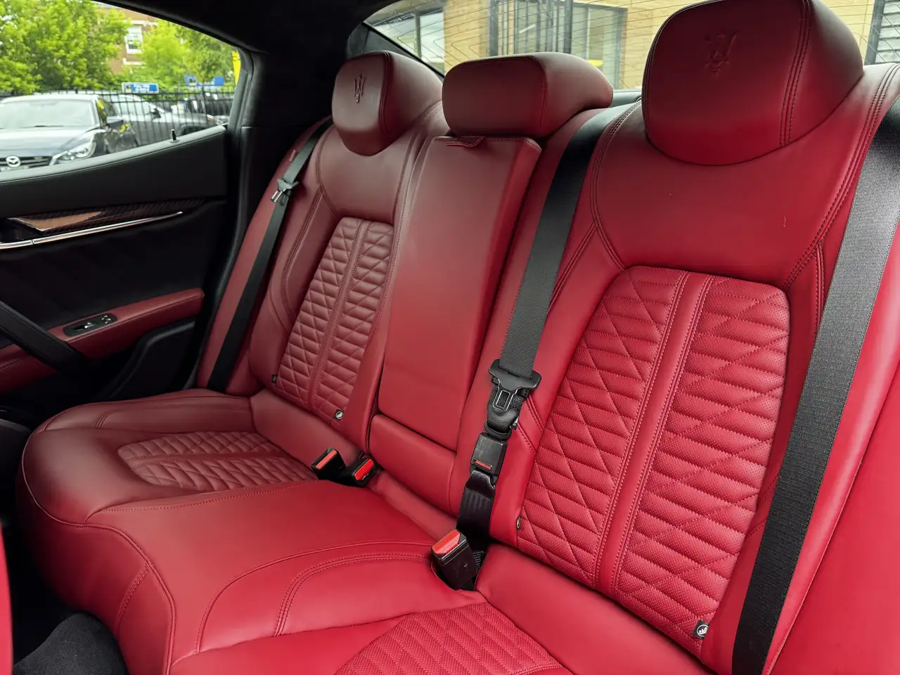 Maserati Ghibli снимка Maserati Ghibli