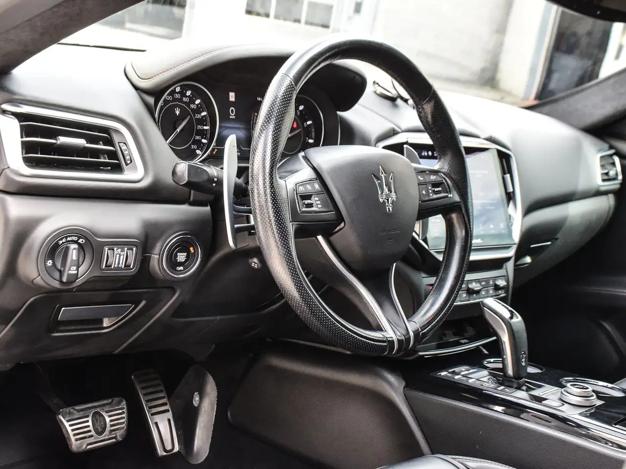 Maserati Ghibli снимка Maserati Ghibli