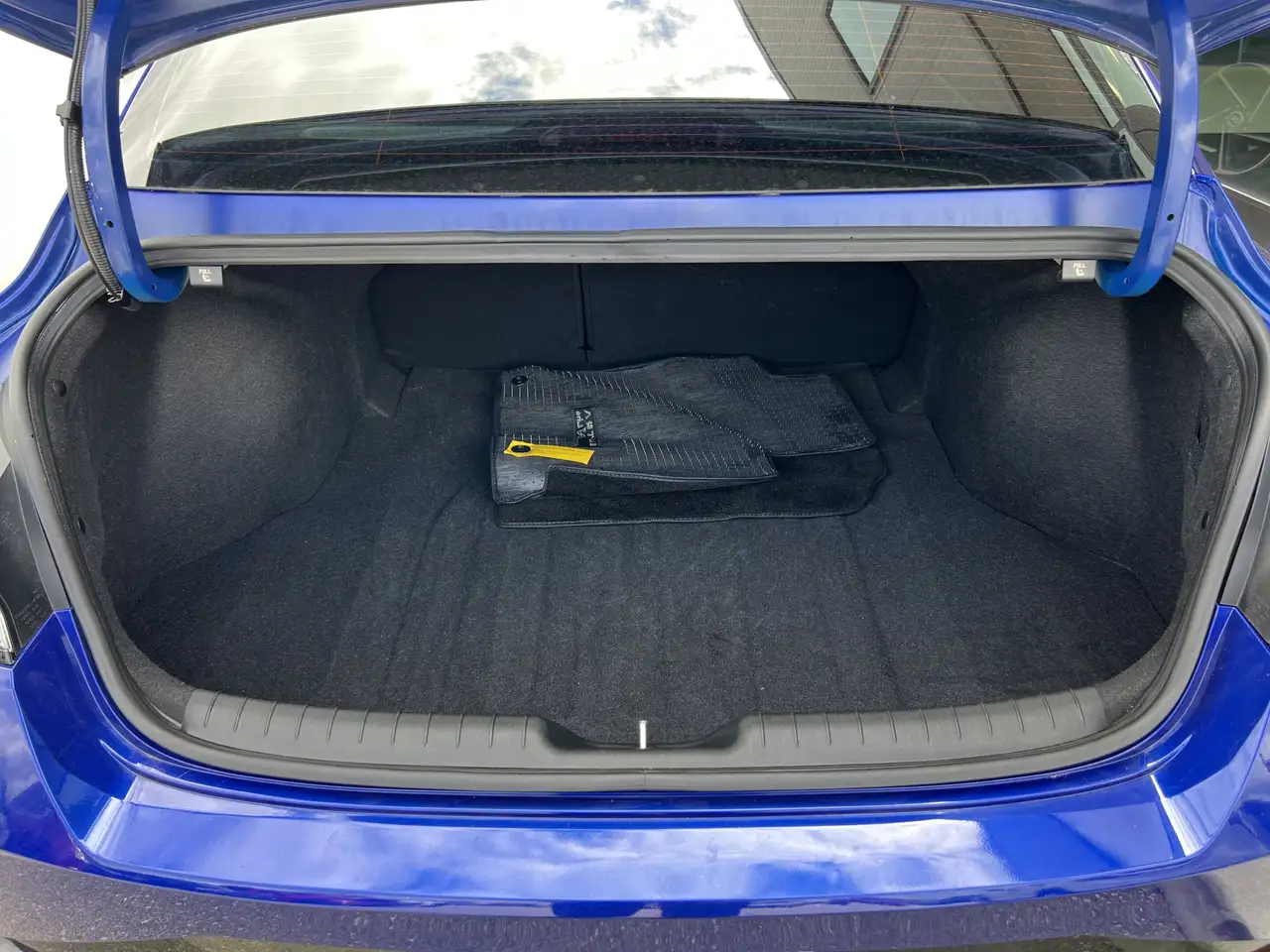 Hyundai ELANTRA снимка Hyundai ELANTRA