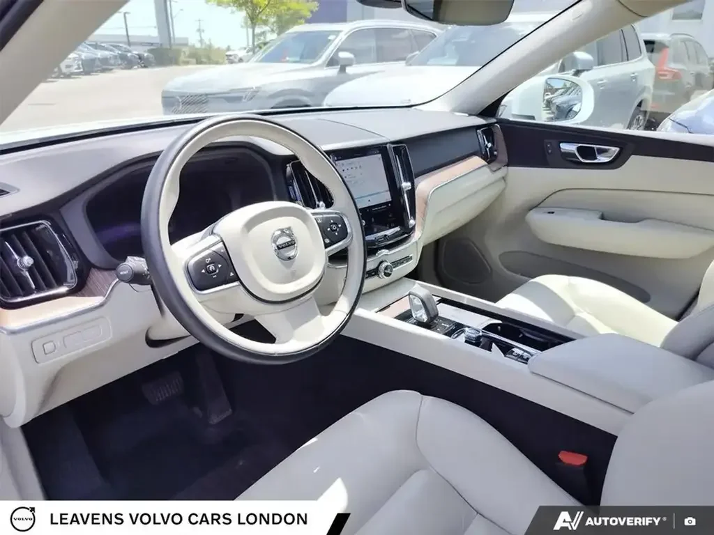Volvo XC60 снимка Volvo XC60
