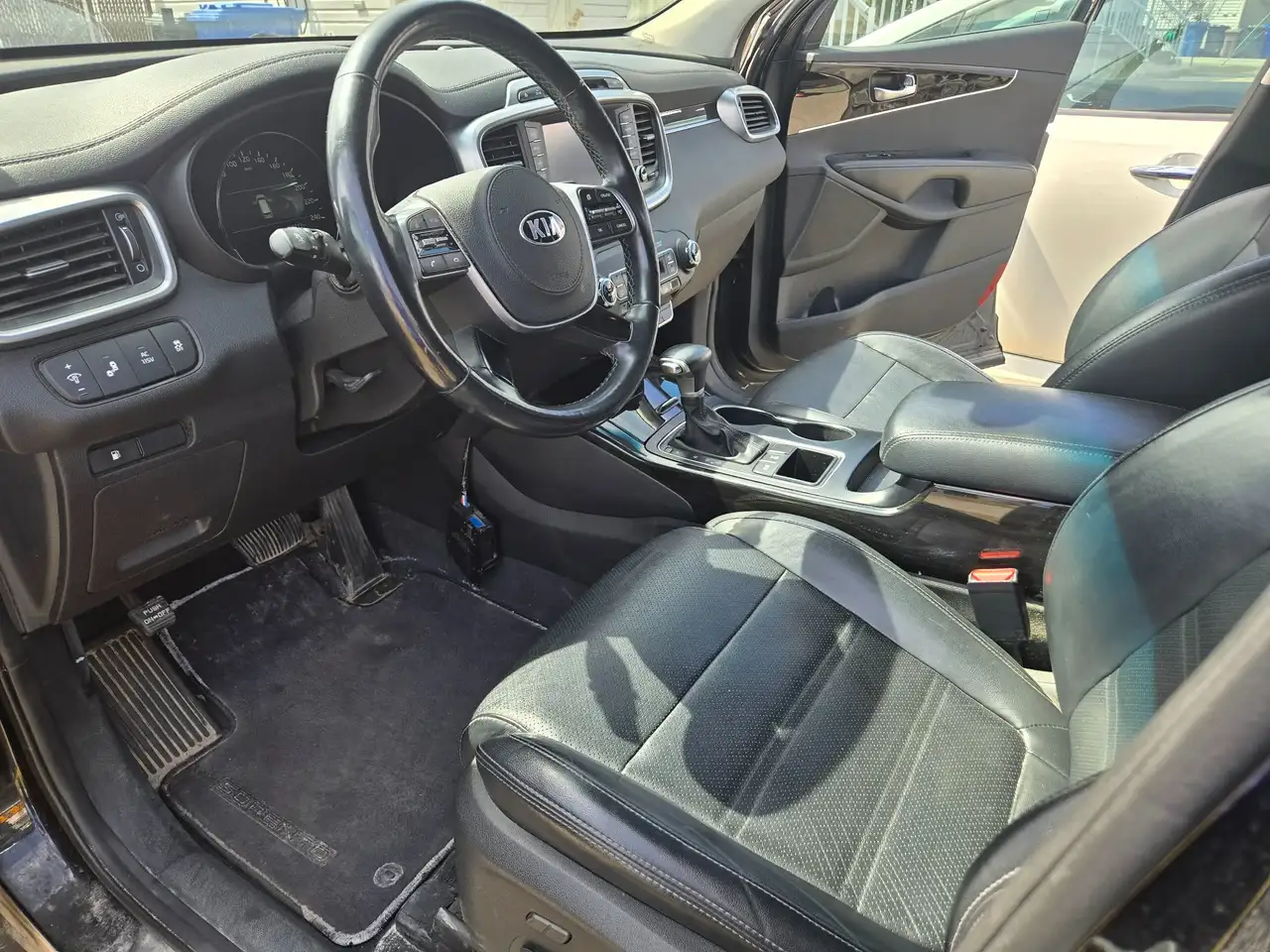 Kia Sorento снимка Kia Sorento