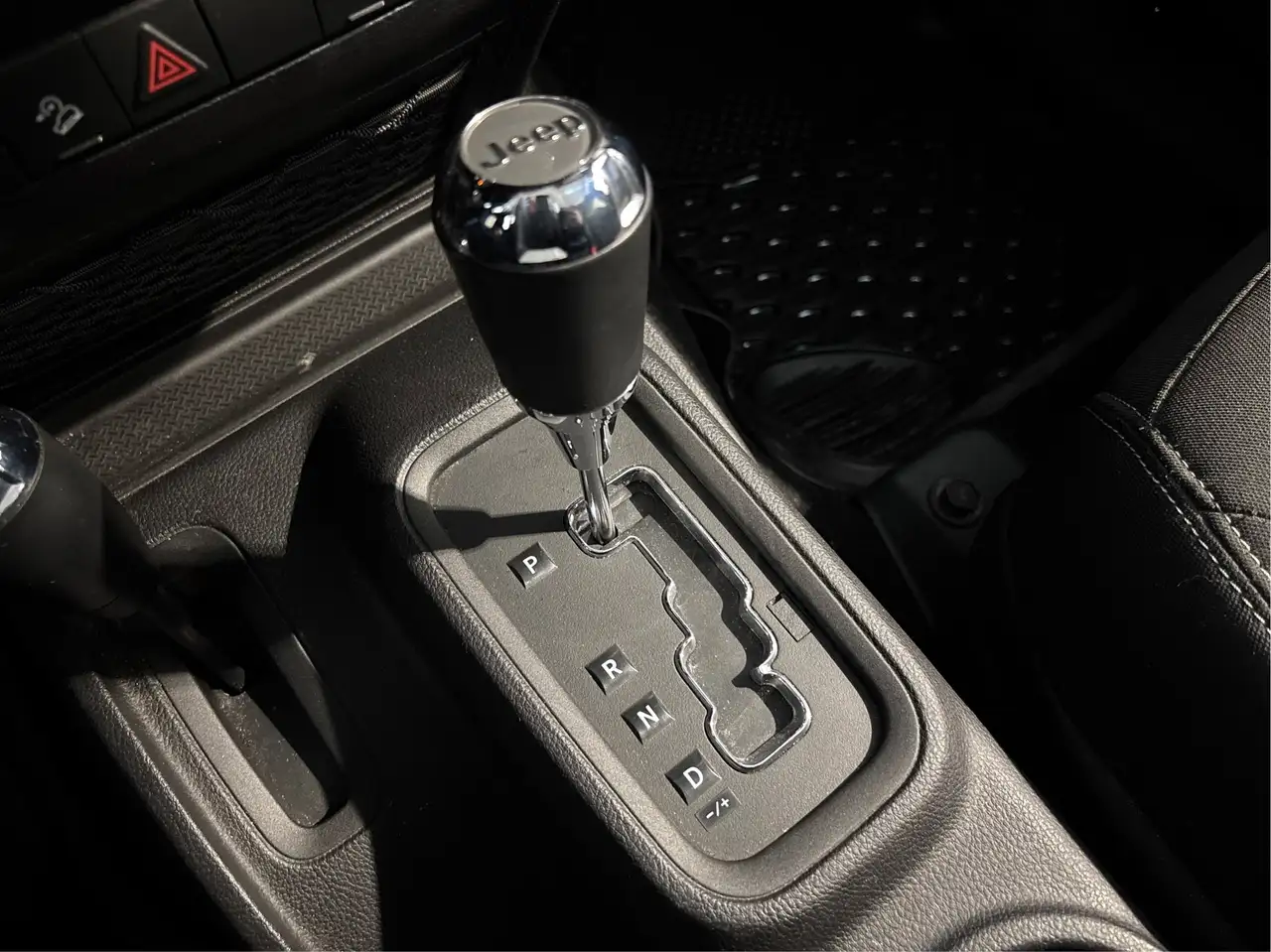 Jeep Wrangler photo Jeep Wrangler