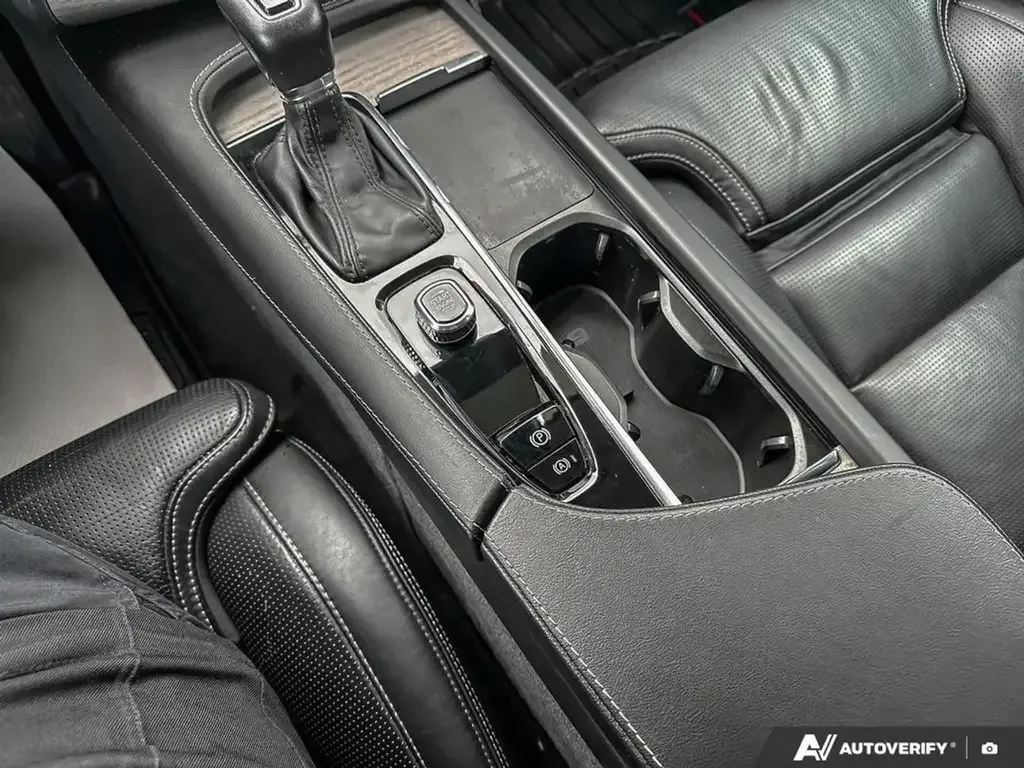 Volvo XC90 снимка Volvo XC90
