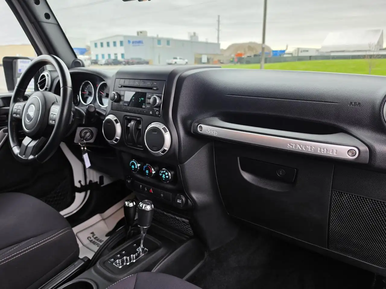 Jeep Wrangler снимка Jeep Wrangler