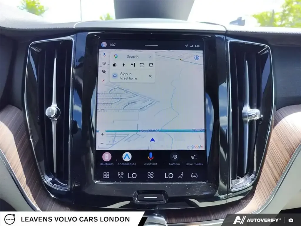 Volvo XC60 снимка Volvo XC60
