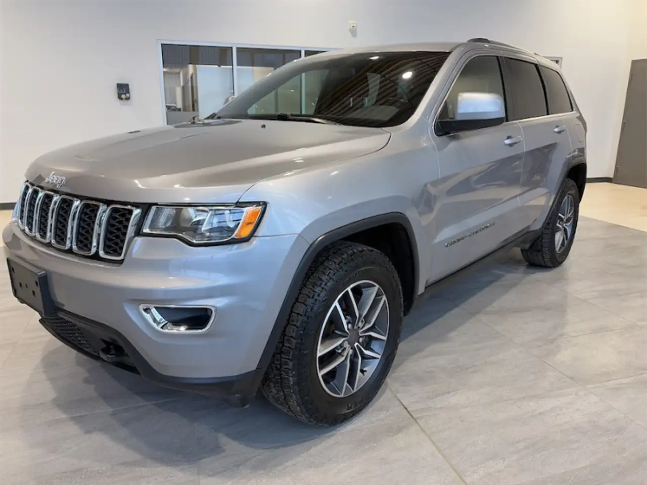 Jeep Grand Cherokee photo Jeep Grand Cherokee
