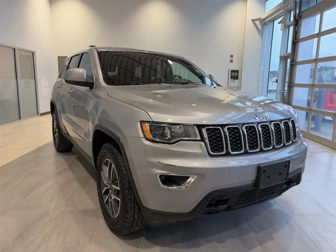 Jeep Grand Cherokee photo Jeep Grand Cherokee