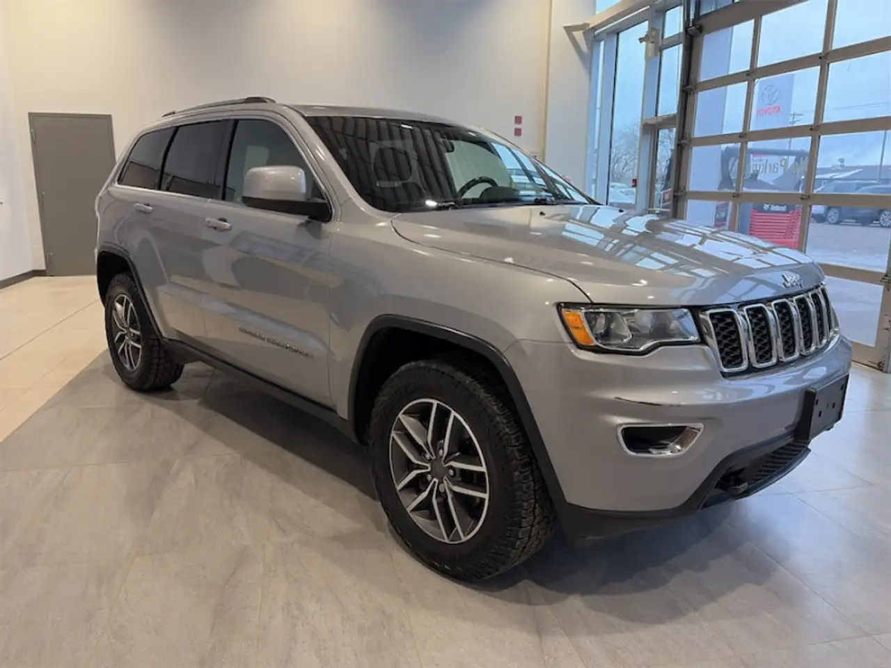 Jeep Grand Cherokee photo Jeep Grand Cherokee