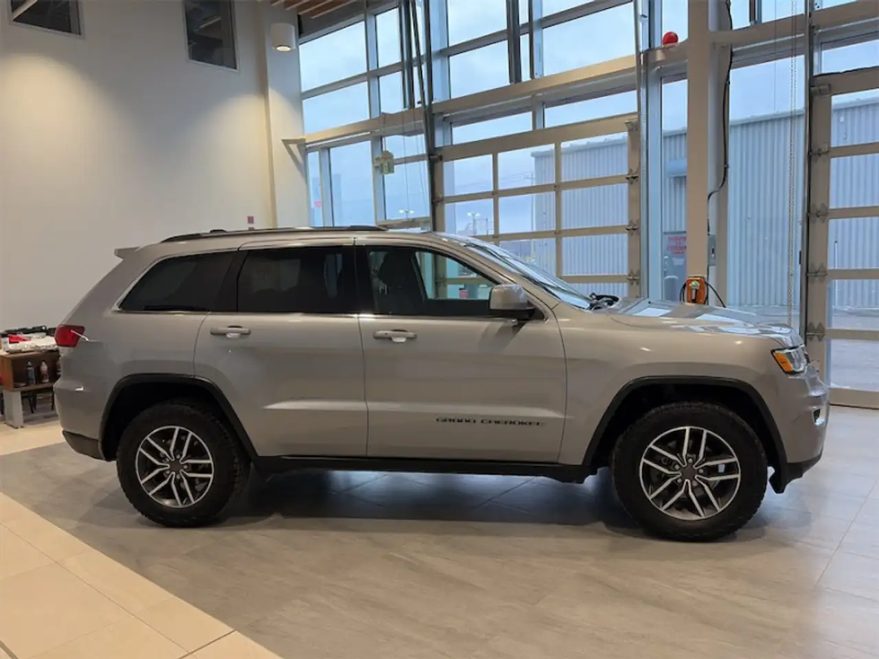 Jeep Grand Cherokee photo Jeep Grand Cherokee