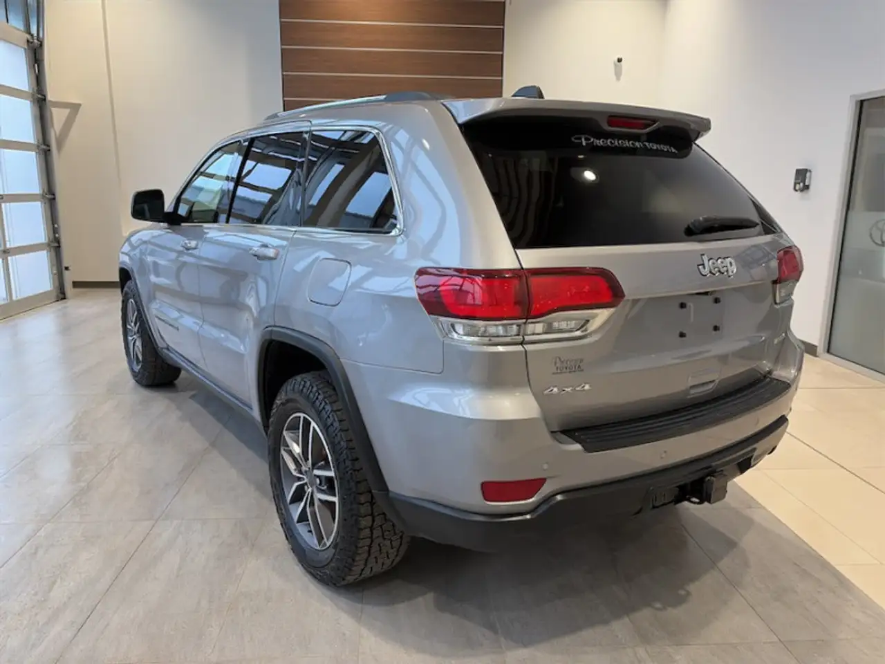 Jeep Grand Cherokee photo Jeep Grand Cherokee