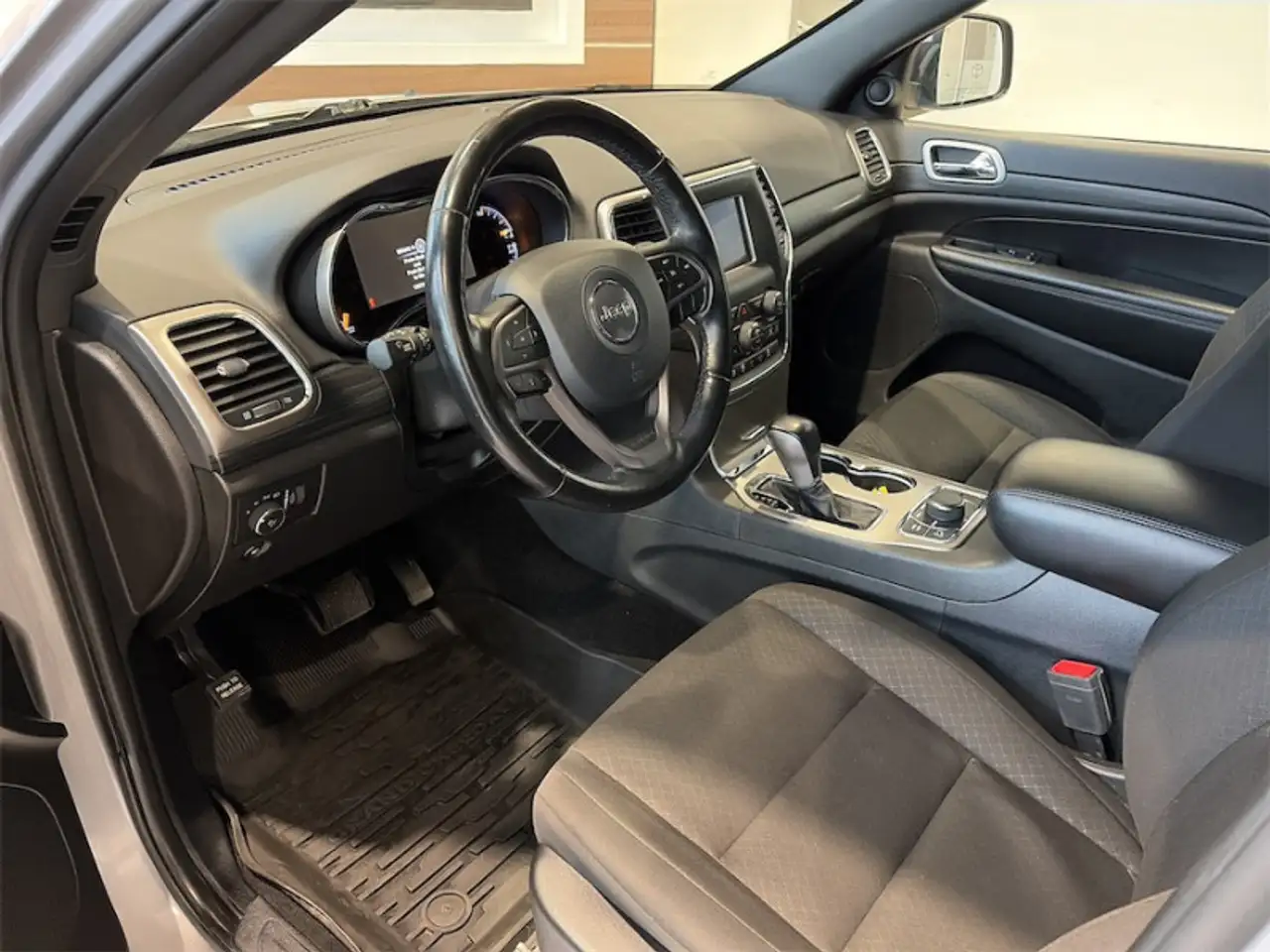 Jeep Grand Cherokee photo Jeep Grand Cherokee
