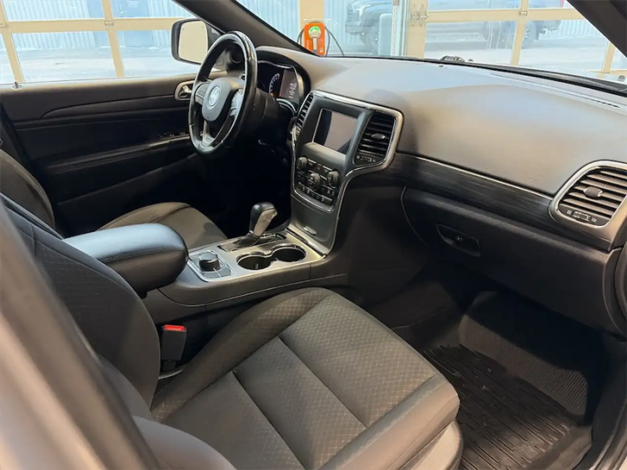 Jeep Grand Cherokee photo Jeep Grand Cherokee