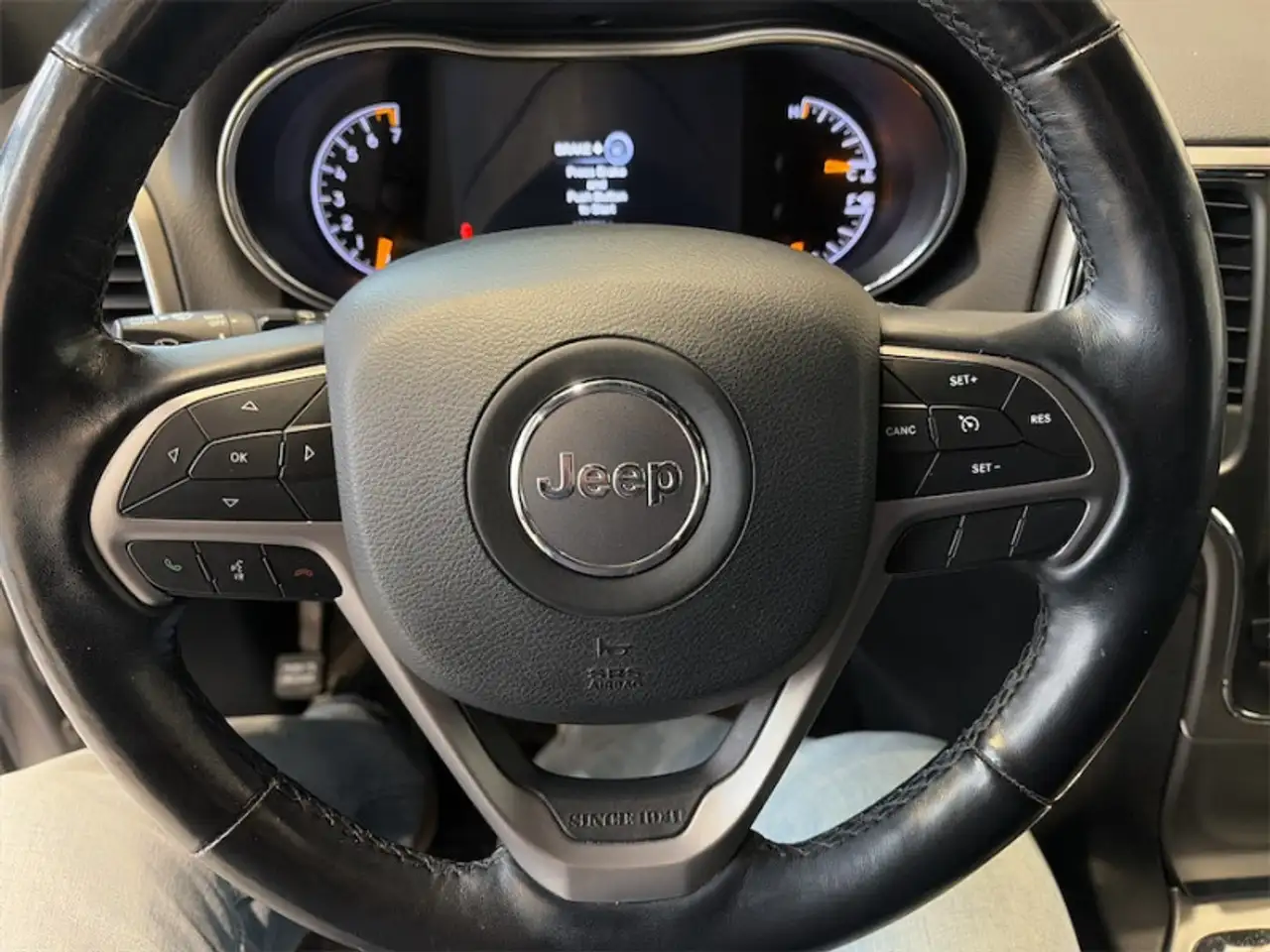 Jeep Grand Cherokee photo Jeep Grand Cherokee