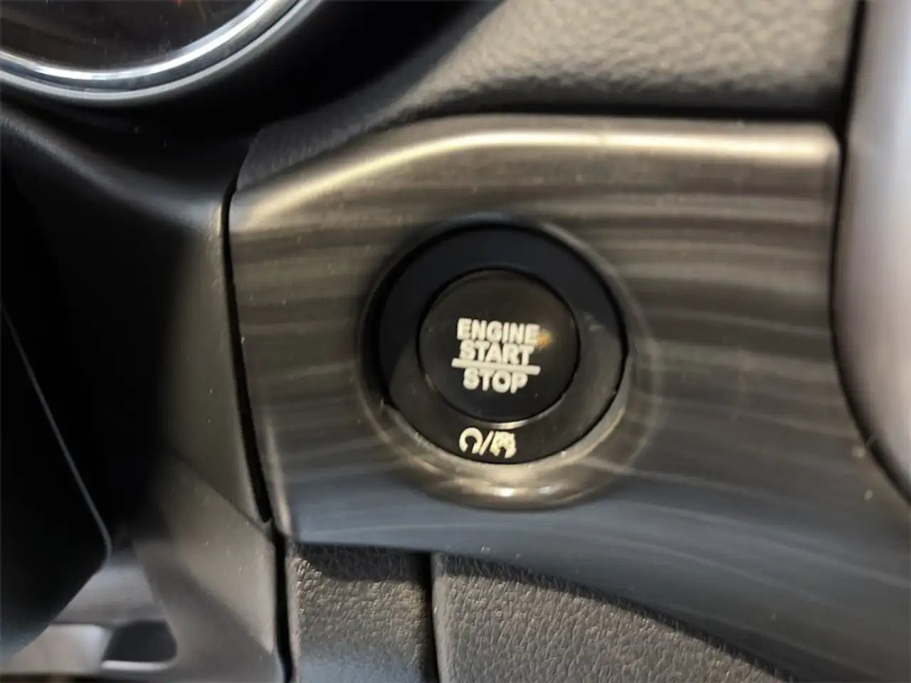 Jeep Grand Cherokee photo Jeep Grand Cherokee