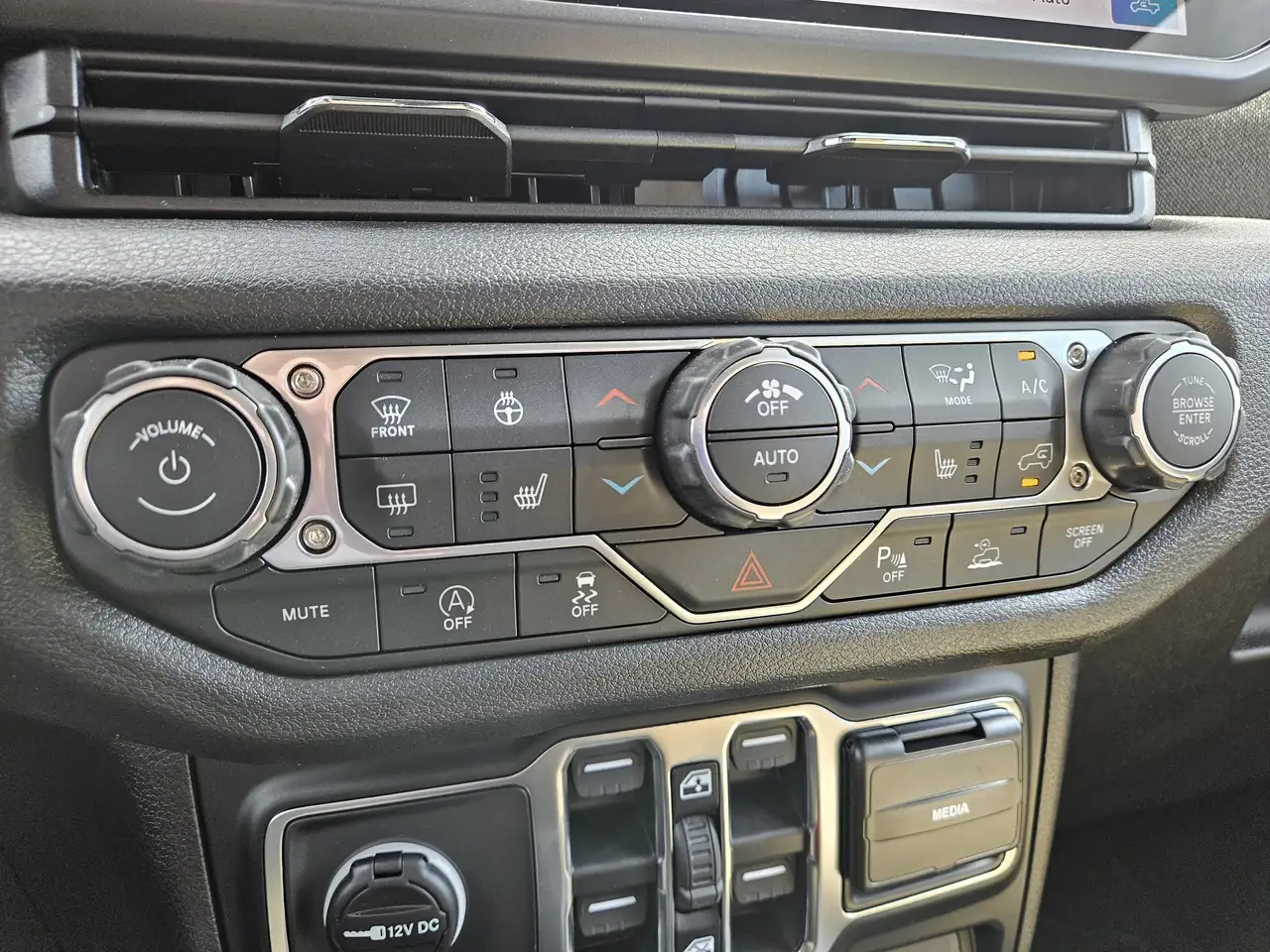 Jeep Gladiator photo Jeep Gladiator