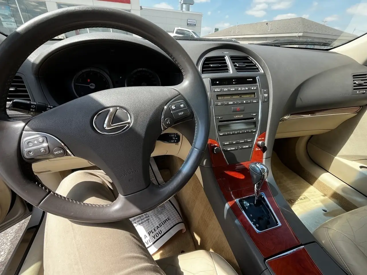 Lexus ES снимка Lexus ES