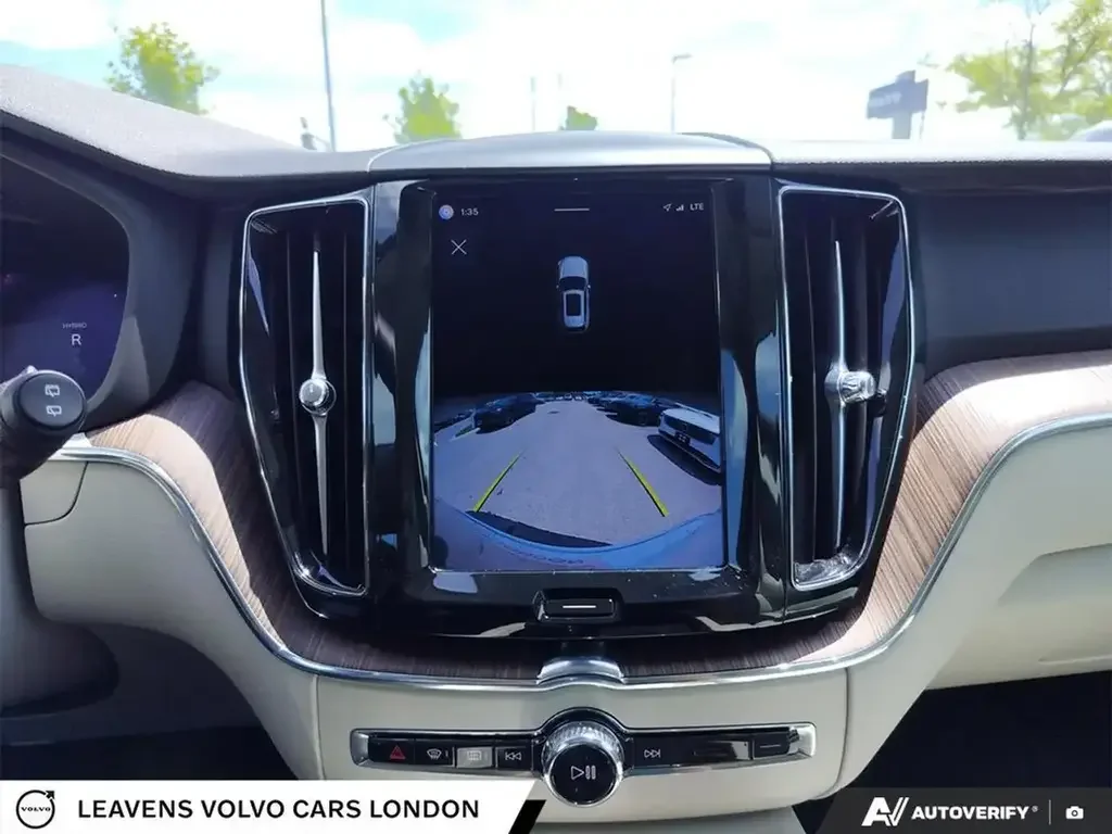 Volvo XC60 снимка Volvo XC60