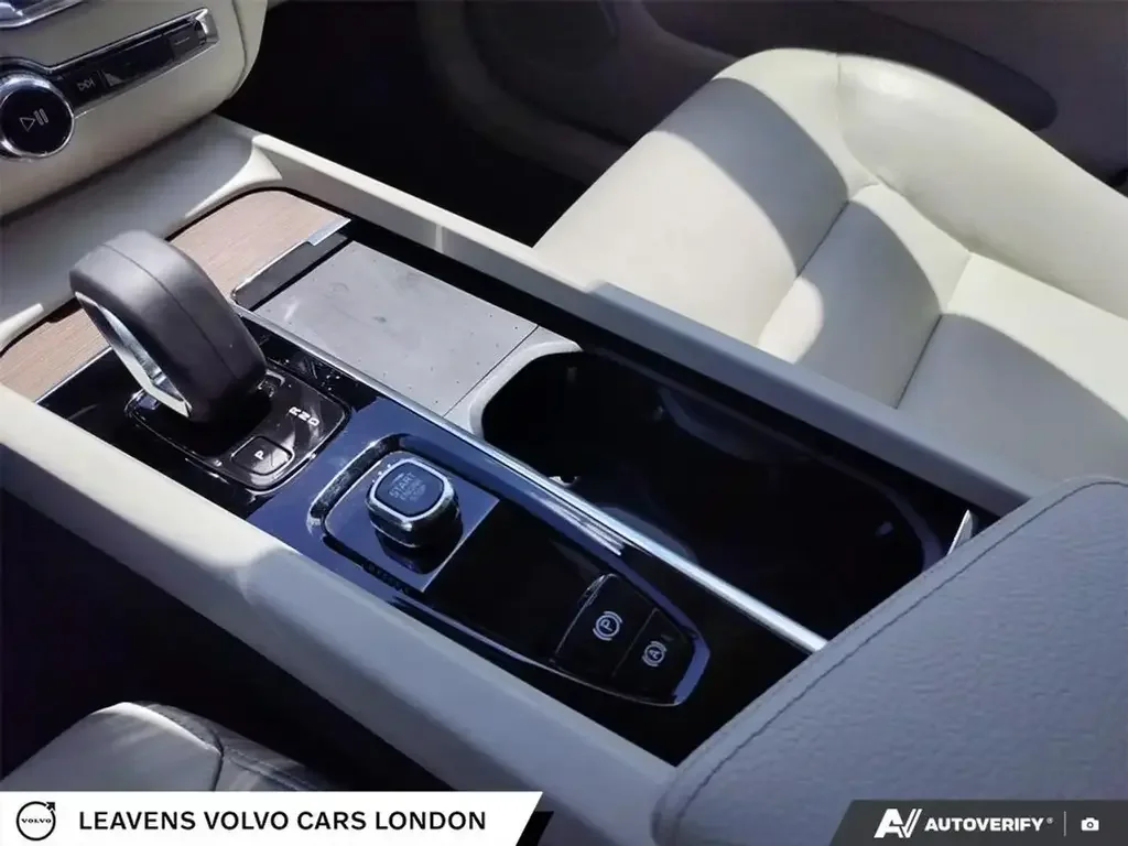 Volvo XC60 снимка Volvo XC60